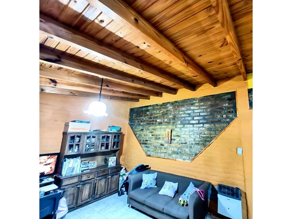 VENTA DE HERMOSA CASA BARRIO TITARELLI- LOS CAMPAMENTOS, RIVADAVIA - 2
