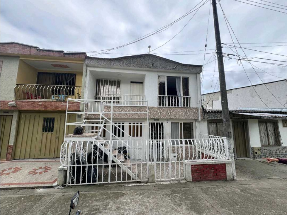 Casa bifamiliar en venta/ sur de armenia
