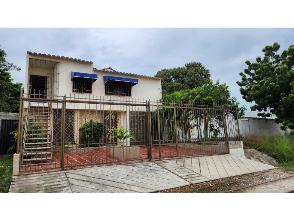 Casa Bifamiliar cerca a las Playas de Bello Horizonte - 005