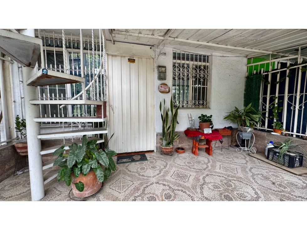 Casa bifamiliar de dos pisos en venta - Barrio El Sembrador, Palmira — foto 2