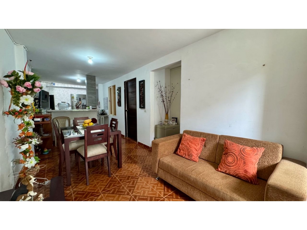 Casa bifamiliar de dos pisos en venta - Barrio El Sembrador, Palmira — foto 3