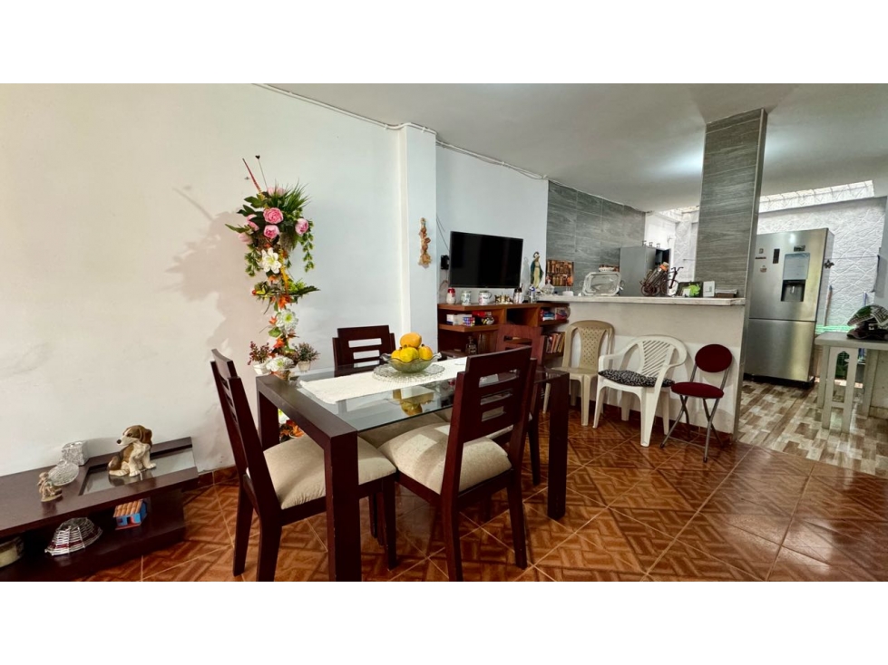 Casa bifamiliar de dos pisos en venta - Barrio El Sembrador, Palmira — foto 4