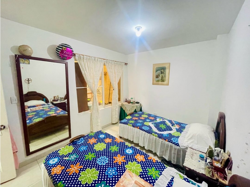 Casa bifamiliar de tres pisos en venta Barrio El Bosque Palmira Valle — foto 4