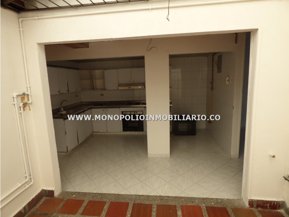 CASA BIFAMILIAR EN ARRIENDO - SECTOR SIMON BOLIVAR COD: 22964 - 1