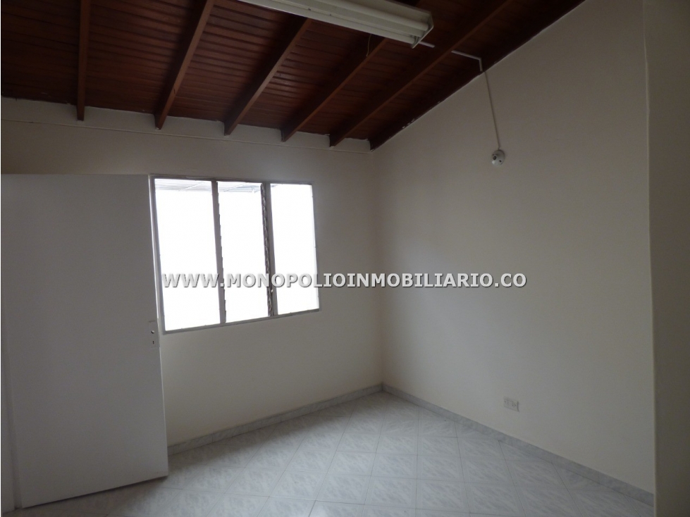 CASA BIFAMILIAR EN ARRIENDO - SECTOR SIMON BOLIVAR COD: 22964 - 4