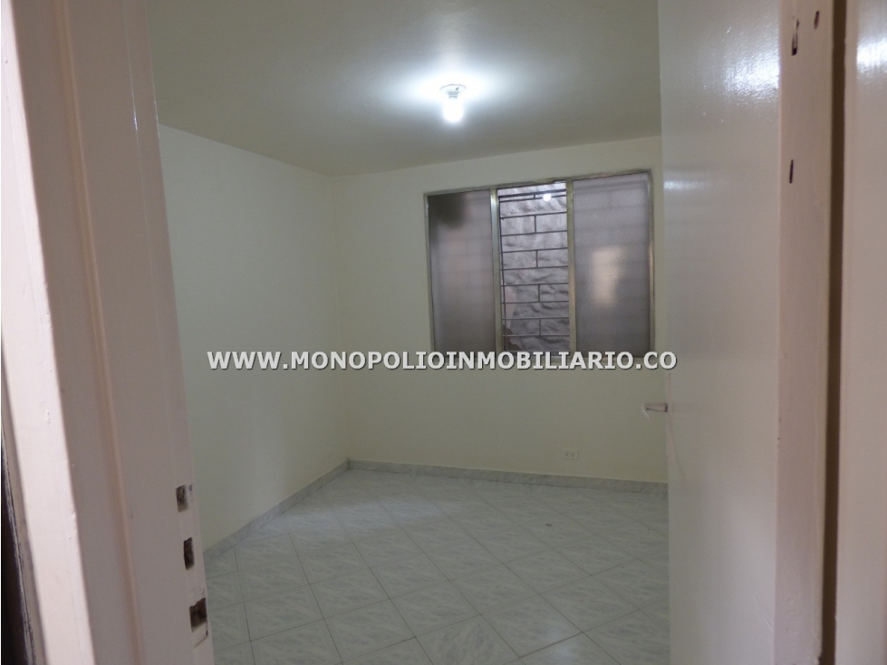CASA BIFAMILIAR EN ARRIENDO - SECTOR SIMON BOLIVAR COD: 22964 - 5