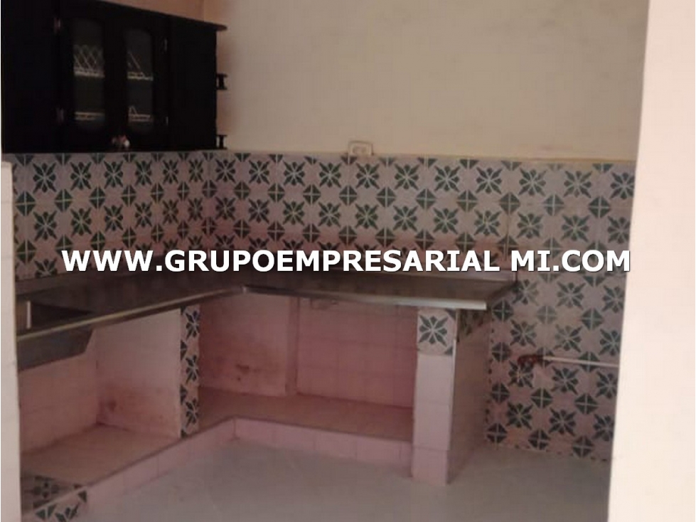 CASA BIFAMILIAR EN ARRIENDO - SECTOR EL SALVADOR COD: 26890