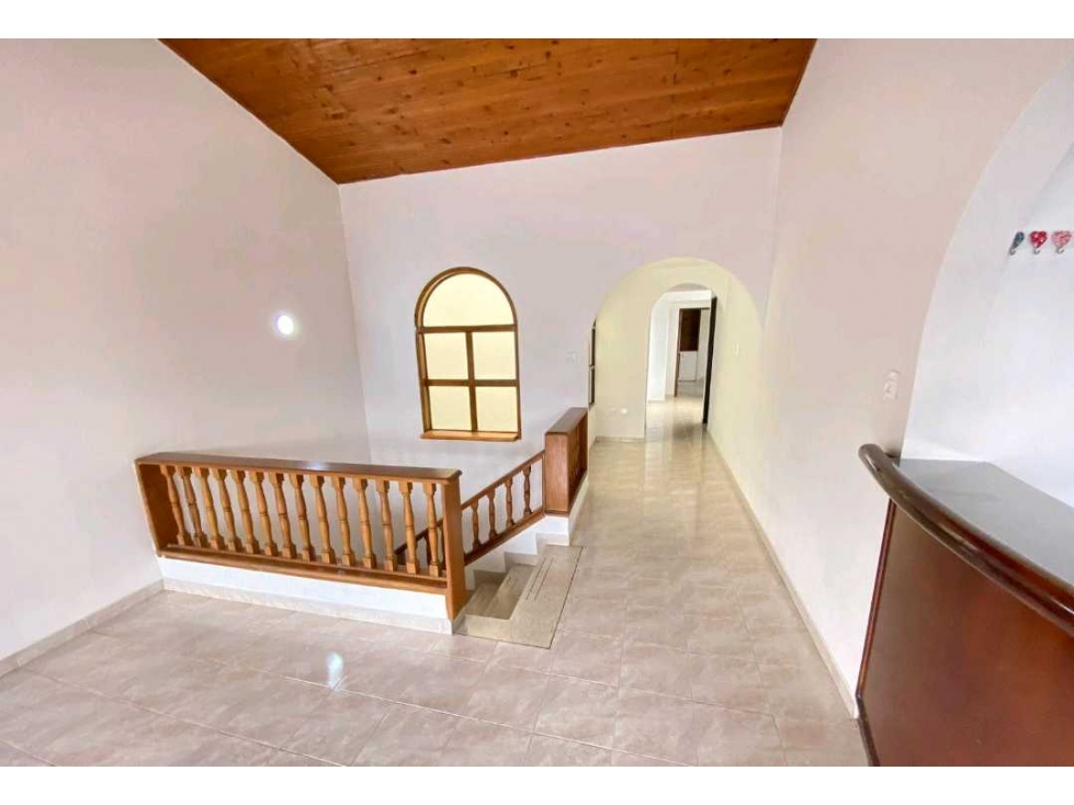 Casa bifamiliar en El Alcázar con excelente área y proyección de renta — foto 6