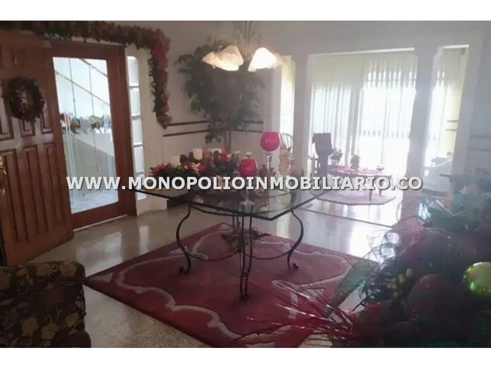 CASA BIFAMILIAR EN VENTA - SECTOR LA CASTELLANA COD: 19258 - 2