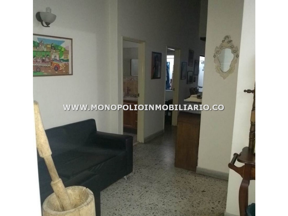 CASA BIFAMILIAR EN VENTA, SECTOR LOS COLORES COD: 21858 - 3