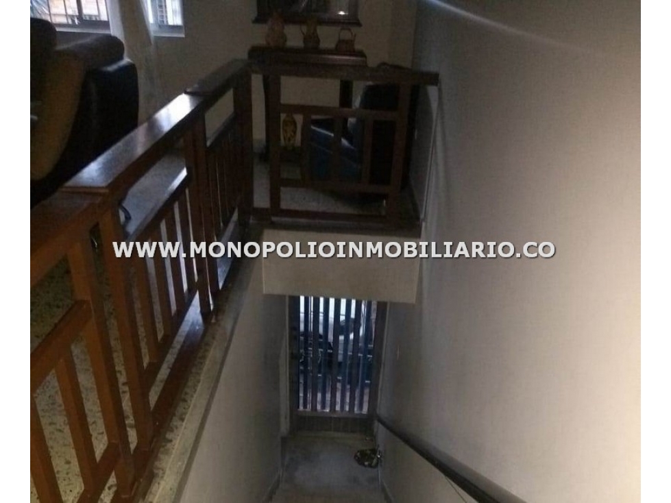 CASA BIFAMILIAR EN VENTA, SECTOR LOS COLORES COD: 21858 - 4