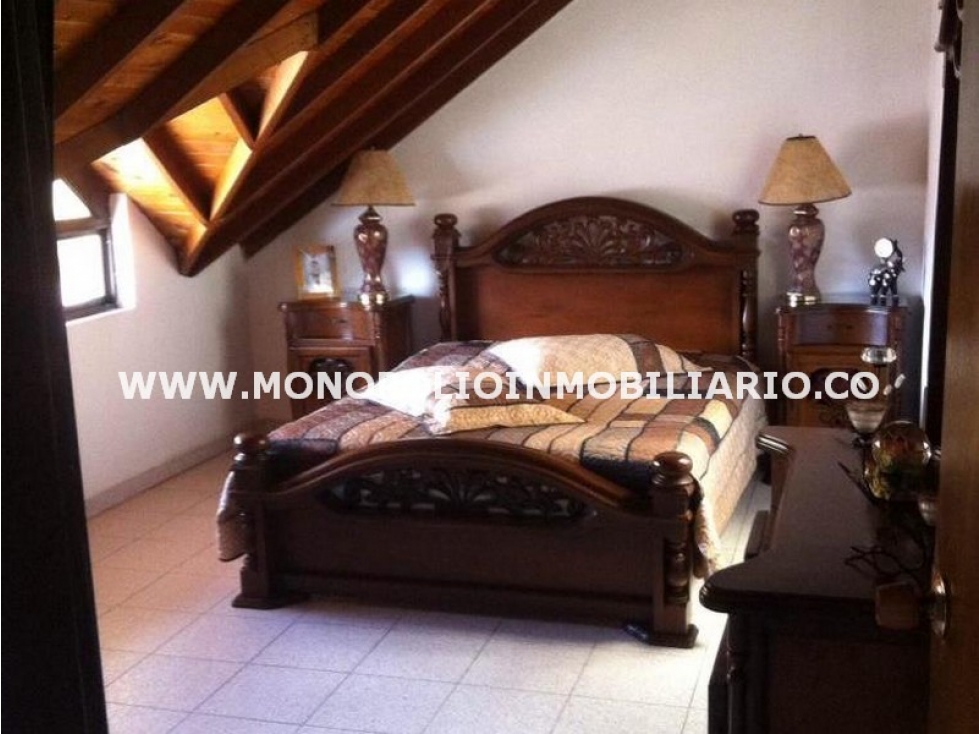 CASA BIFAMILIAR EN VENTA - SECTOR ZONA CENTRO, RIONEGRO COD: 22914 - 3