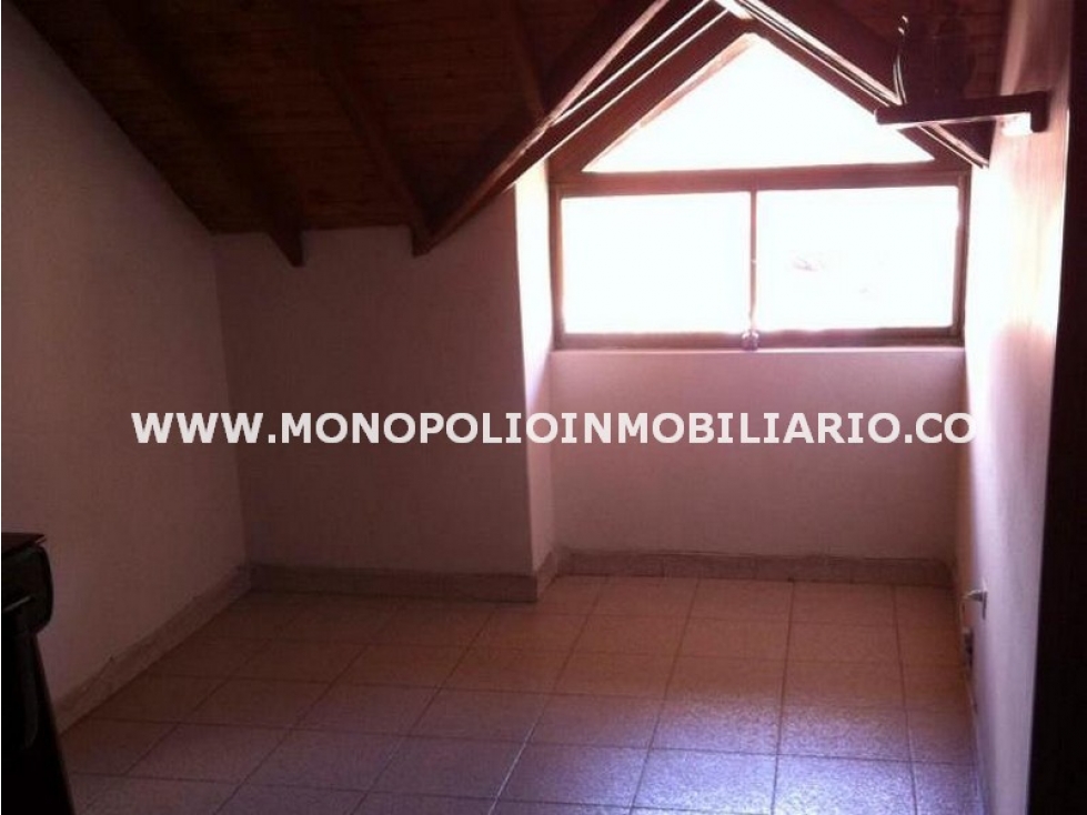 CASA BIFAMILIAR EN VENTA - SECTOR ZONA CENTRO, RIONEGRO COD: 22914 - 4