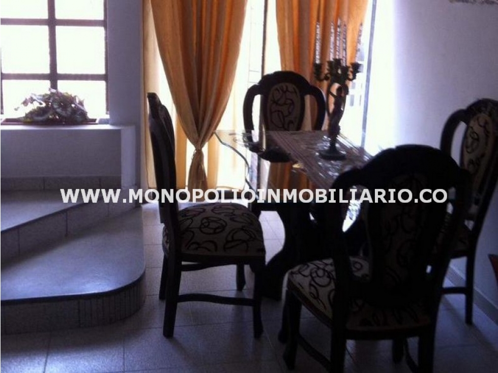 CASA BIFAMILIAR EN VENTA - SECTOR ZONA CENTRO, RIONEGRO COD: 22914 - 5