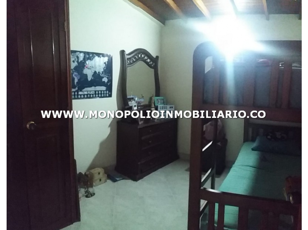 CASA BIFAMILIAR EN VENTA - SECTOR PEDREGAL COD: 25877 - 5