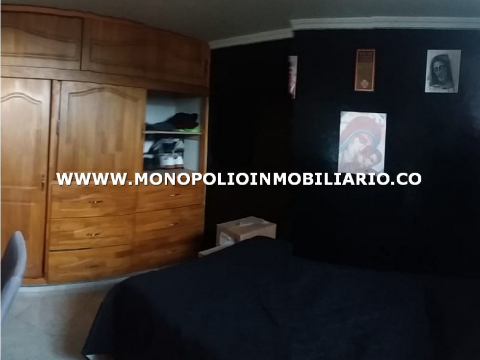 CASA BIFAMILIAR EN VENTA - SECTOR PEDREGAL COD: 25877 - 6