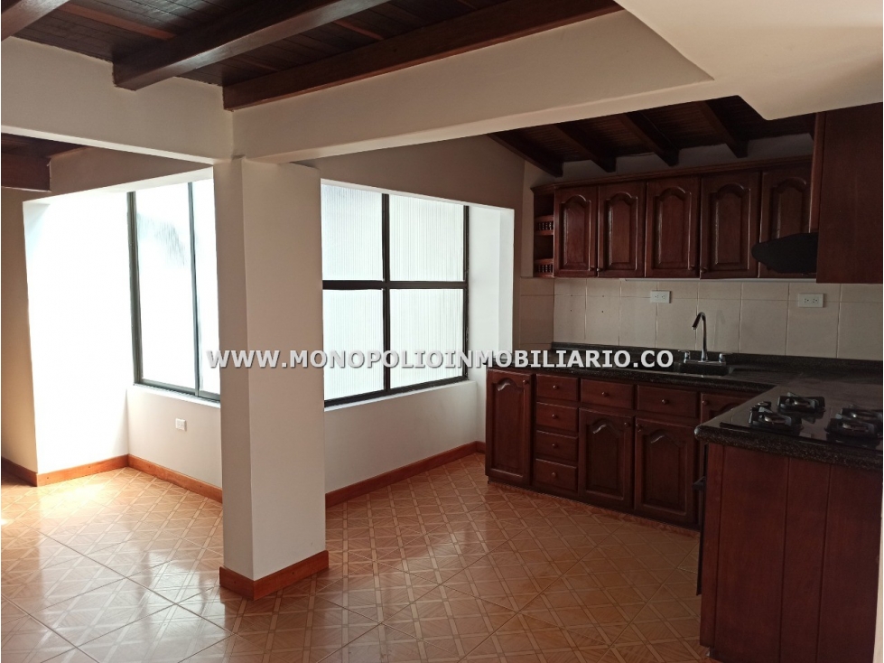 CASA BIFAMILIAR EN VENTA - SECTOR SANTA ANA, MARINILLA COD: 23251 - 2