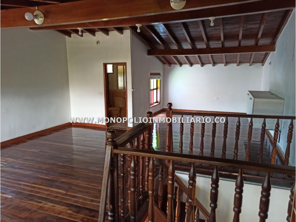 CASA BIFAMILIAR EN VENTA - SECTOR SANTA ANA, MARINILLA COD: 23251 - 4