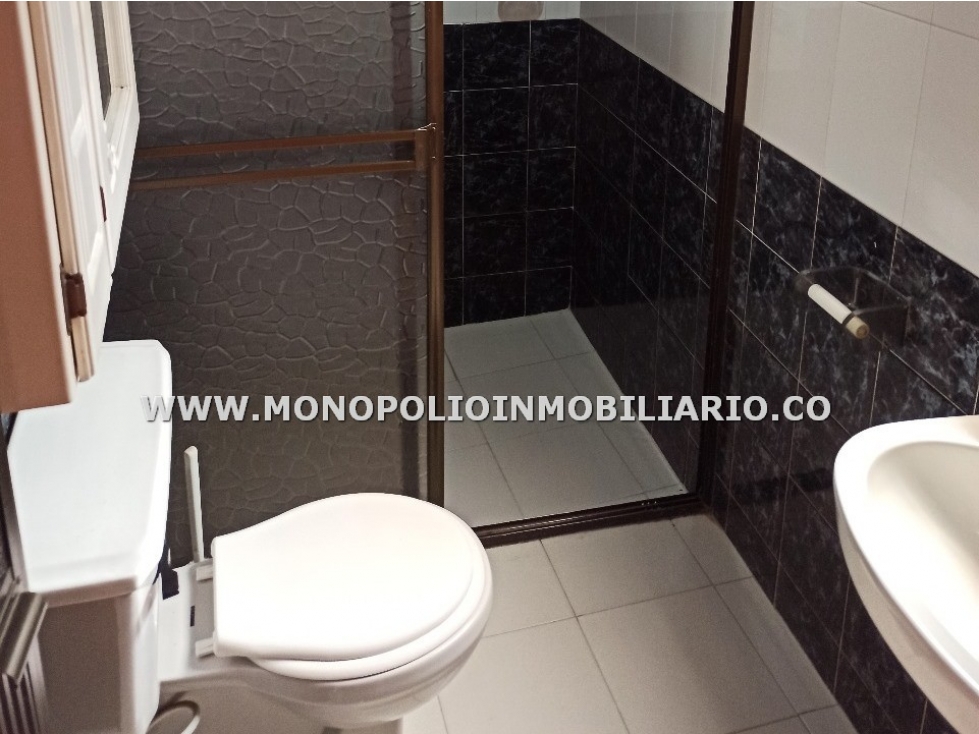 CASA BIFAMILIAR EN VENTA - SECTOR SANTA ANA, MARINILLA COD: 23251 - 6