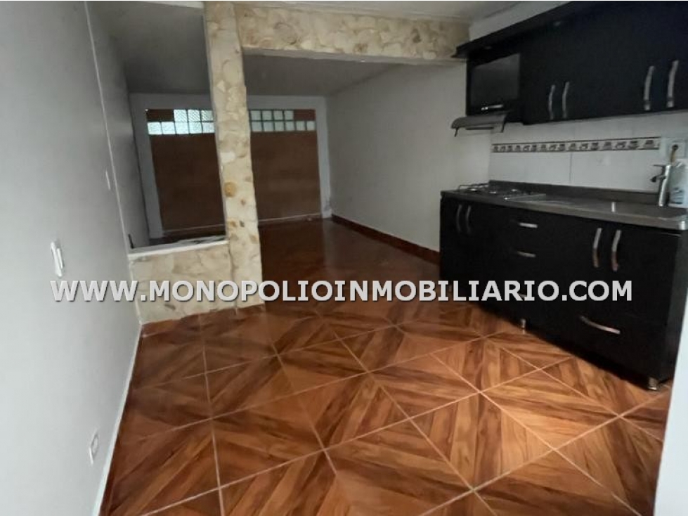 CASA BIFAMILIAR EN VENTA - SECTOR MALIBU, BELEN COD: 22762