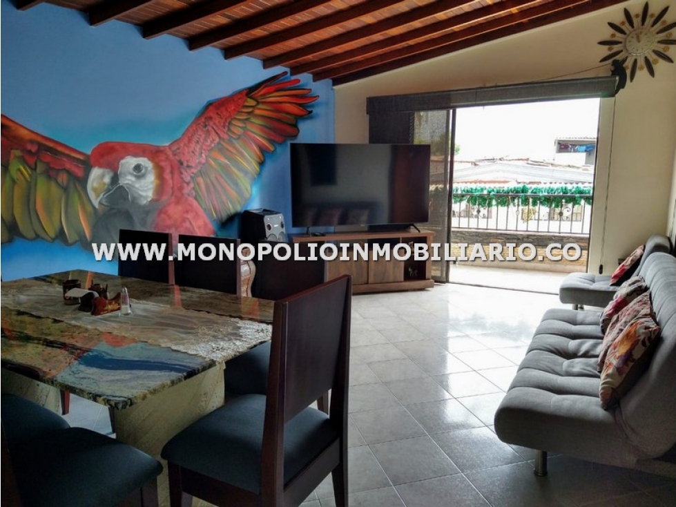 CASA BIFAMILIAR EN VENTA - SECTOR PEDREGAL COD: 21974 - 1