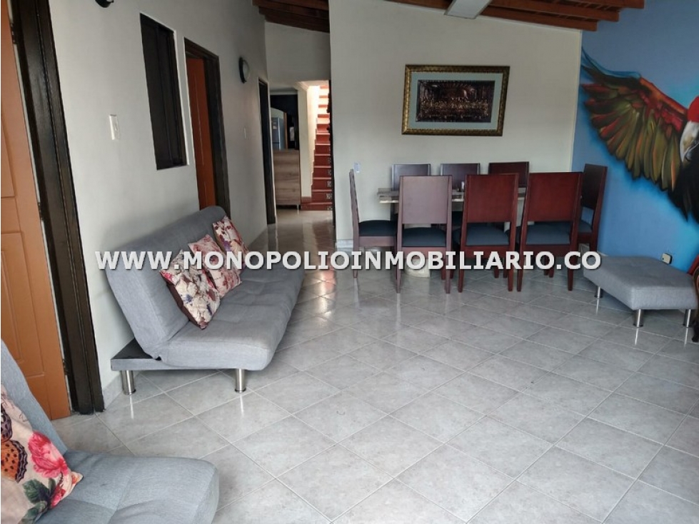 CASA BIFAMILIAR EN VENTA - SECTOR PEDREGAL COD: 21974 - 2