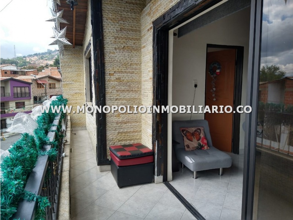 CASA BIFAMILIAR EN VENTA - SECTOR PEDREGAL COD: 21974 - 5