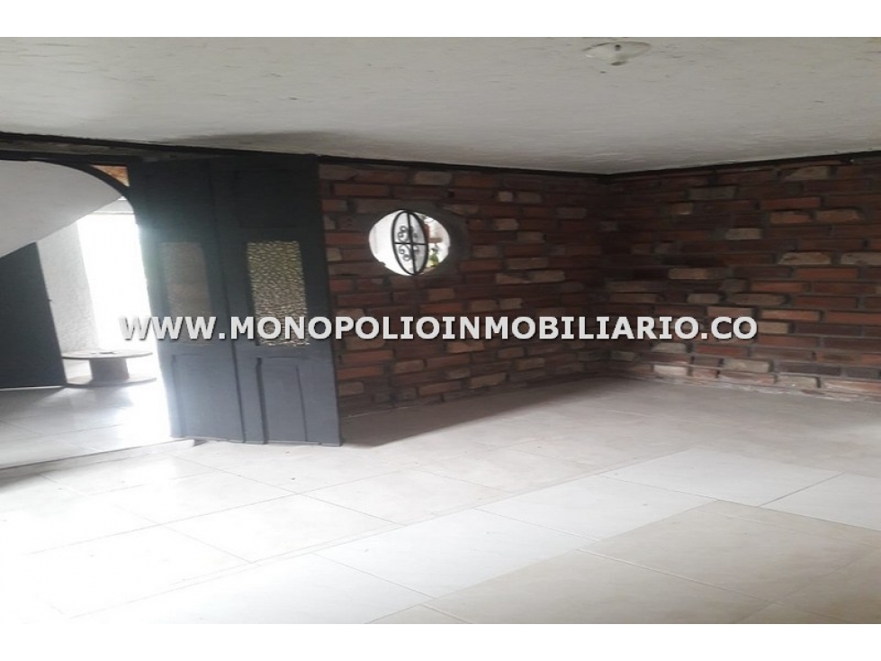 CASA BIFAMILIAR EN VENTA - SECTOR SAN ISIDRO, ITAGÜI COD: 22738 - 4