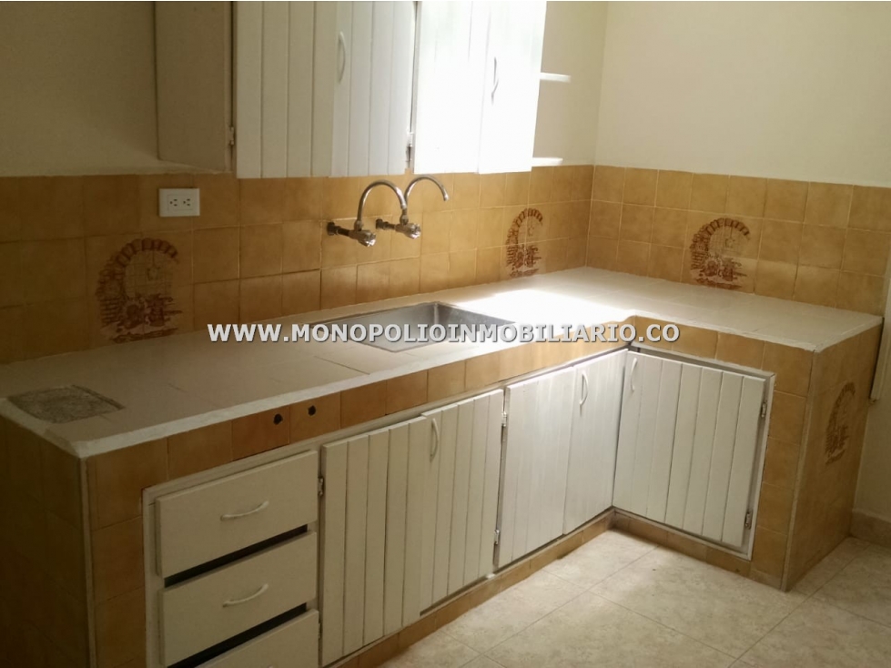 CASA BIFAMILIAR EN VENTA - SECTOR ZONA CENTRO, EL RETIRO COD: 21414 - 1