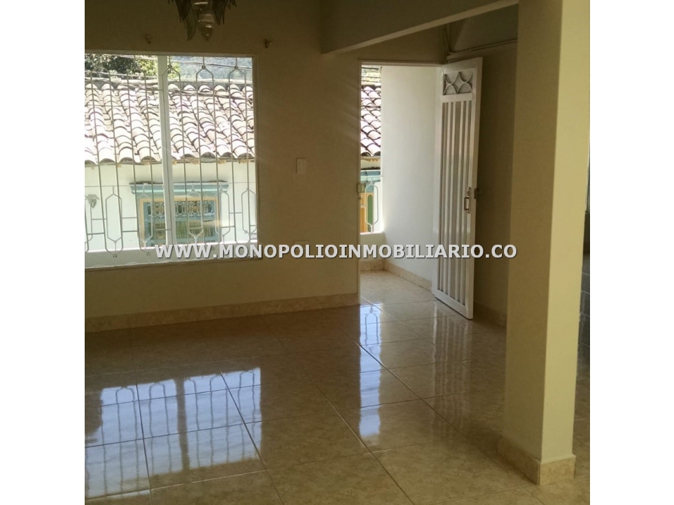 CASA BIFAMILIAR EN VENTA - SECTOR ZONA CENTRO, EL RETIRO COD: 21414 - 5
