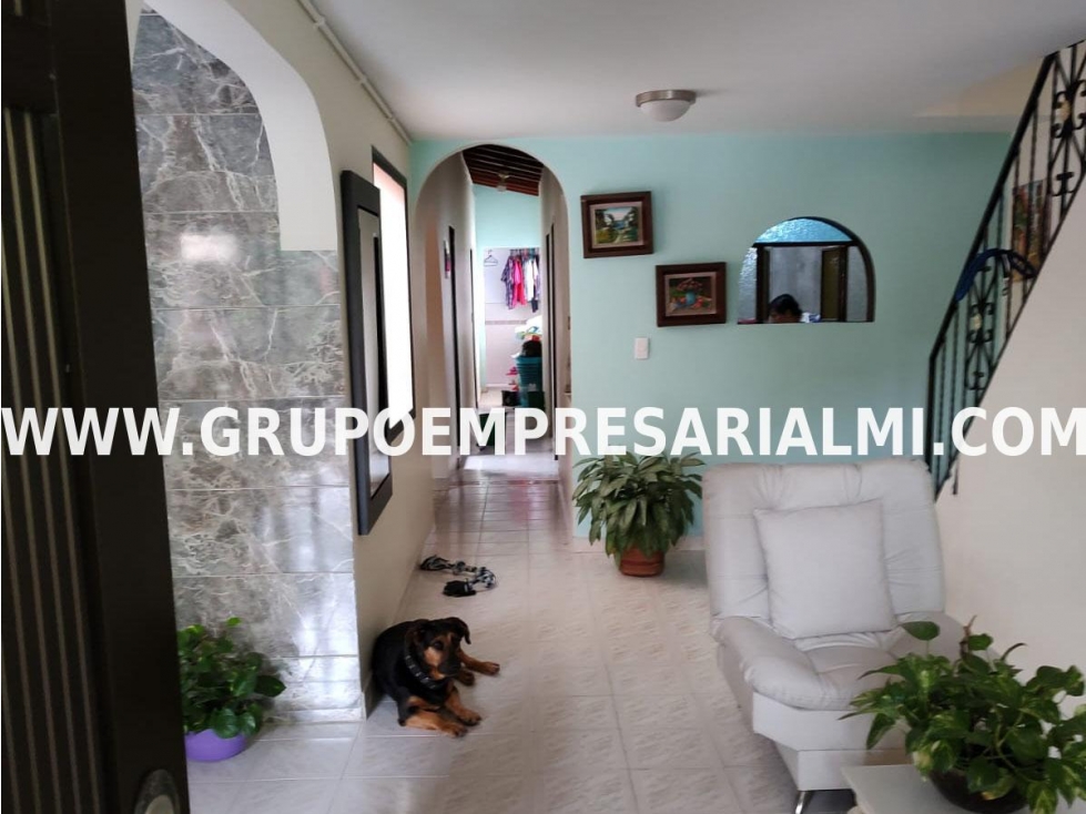 CASA BIFAMILIAR EN VENTA - SECTOR BARRIO NUEVO, BELLO COD: 27763 - 5