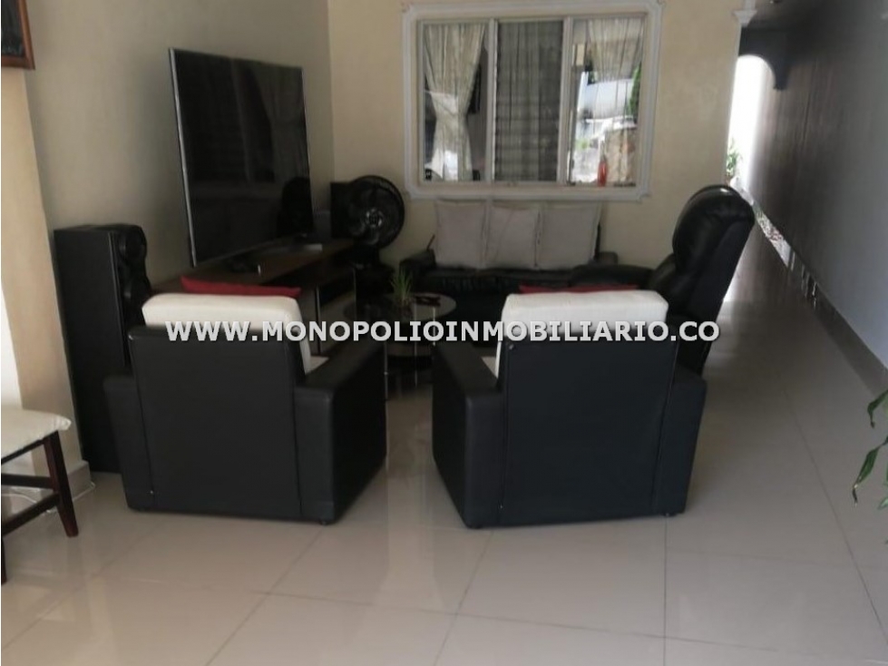 CASA BIFAMILIAR EN VENTA - SECTOR CORDOBA, ROBLEDO COD: 23571 - 4