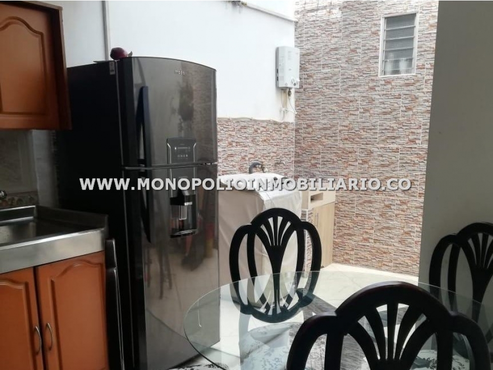 CASA BIFAMILIAR EN VENTA - SECTOR CORDOBA, ROBLEDO COD: 23571 - 2