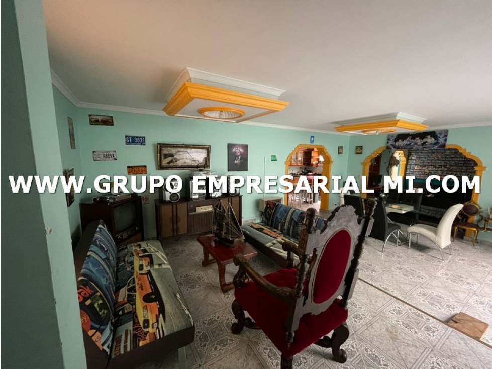 CASA BIFAMILIAR EN VENTA - SECTOR LOS DANUBIOS, LA AMERICA COD: 27219