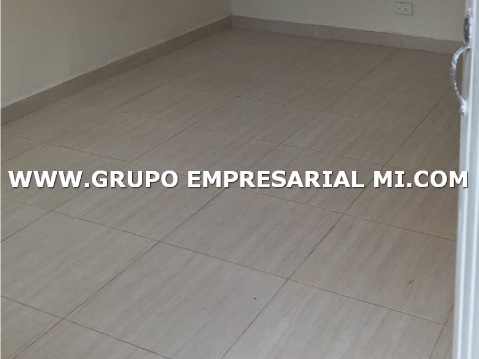 CASA BIFAMILIAR EN VENTA - SECTOR SAN ANTONIO DE PRADO COD: 26834
