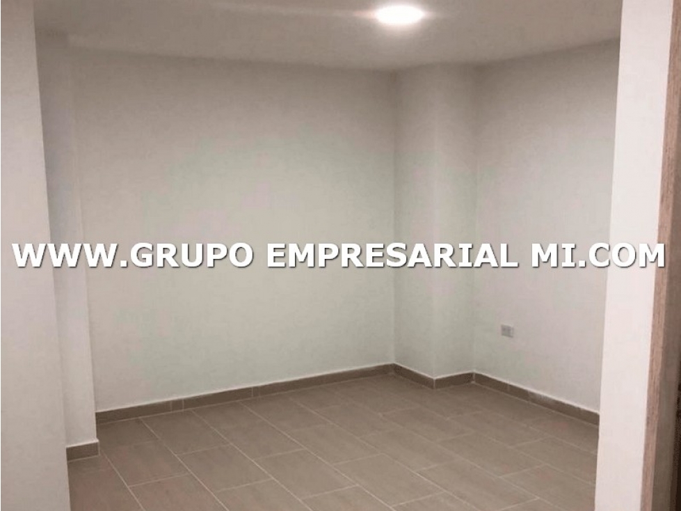CASA BIFAMILIAR EN VENTA - SECTOR SANTA MARIA, ITAGÜI COD: 26414 - 5