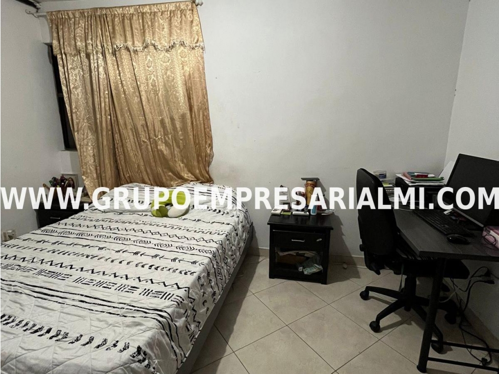 CASA BIFAMILIAR EN VENTA - SECTOR SIMÓN BOLÍVAR - LAURELES COD: 29943 — foto 2