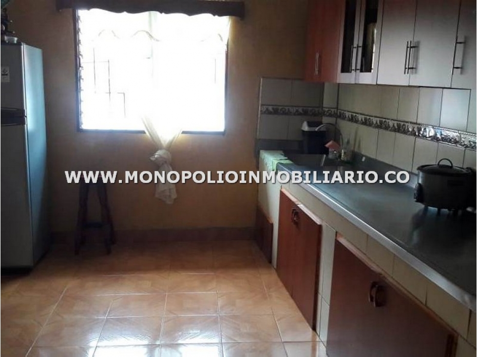 CASA BIFAMILIAR EN VENTA - SECTOR SAN JAVIER - ITAGUI COD: 24565