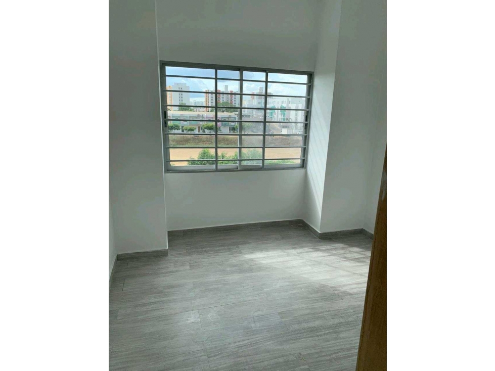 Casa Bifamiliar Esquinera de 3 pisos EN VENTA — foto 6