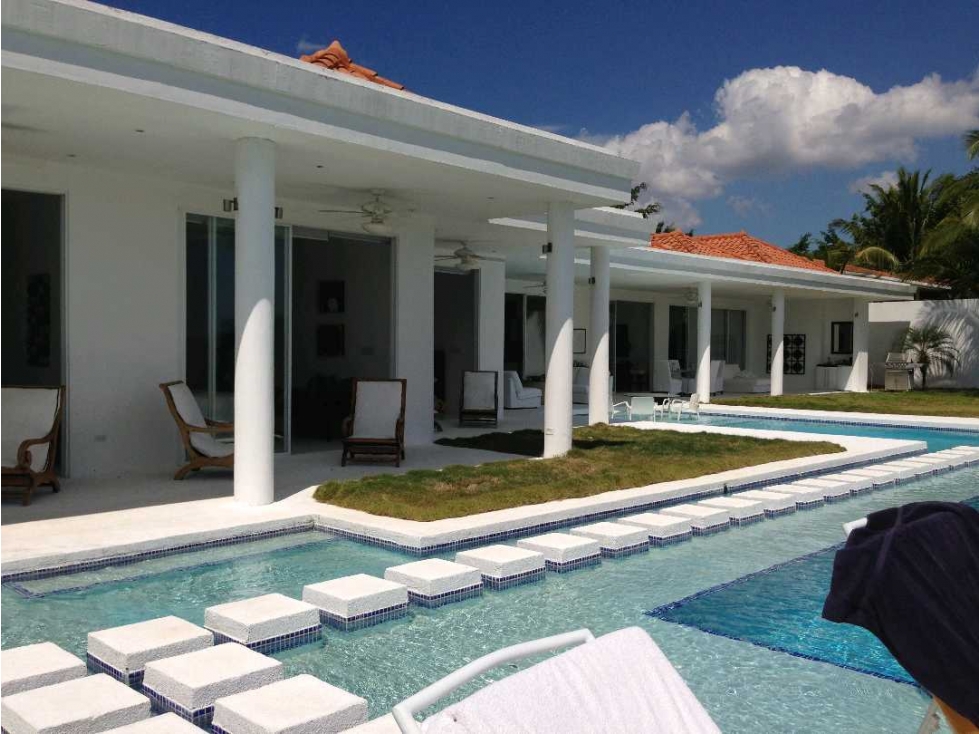 CASA EN VENTA EN COSTA ESMERALDA