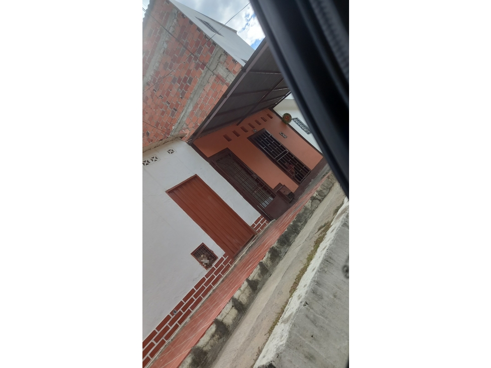 CASA CALLE 20 No 15A-33 BARRIO ALFONSO LOPEZ