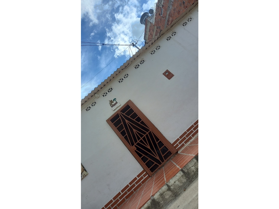 CASA CALLE 20 No 15A-33 BARRIO ALFONSO LOPEZ — foto 4
