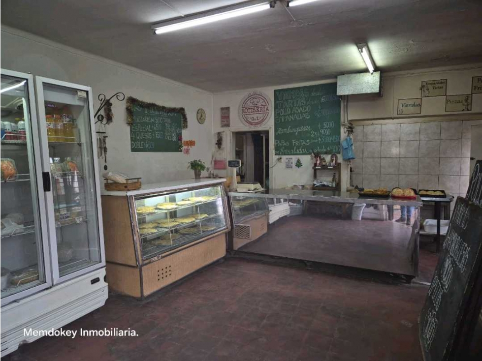 VENTA DE CASA ESQUINA CON SALÓN COMERCIAL - CALLE SARMIENTO, RIVADAVIA - 5