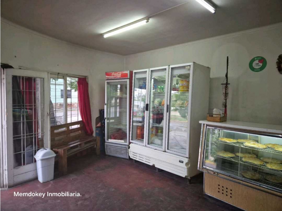 VENTA DE CASA ESQUINA CON SALÓN COMERCIAL - CALLE SARMIENTO, RIVADAVIA - 6