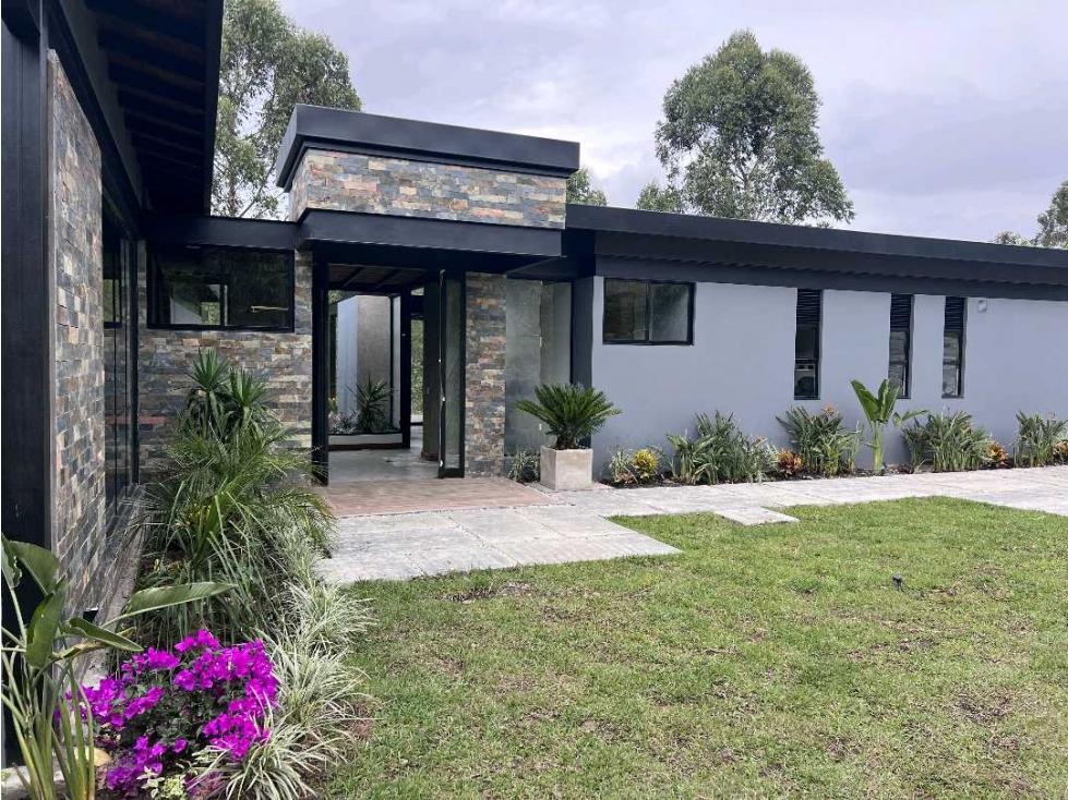 CASA CAMPESTRE 344m² - EN MONTE SERENO REFUGIO