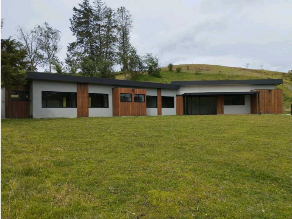 CASA CAMPESTRE 270m² - EN MONTE SERENO REFUGIO