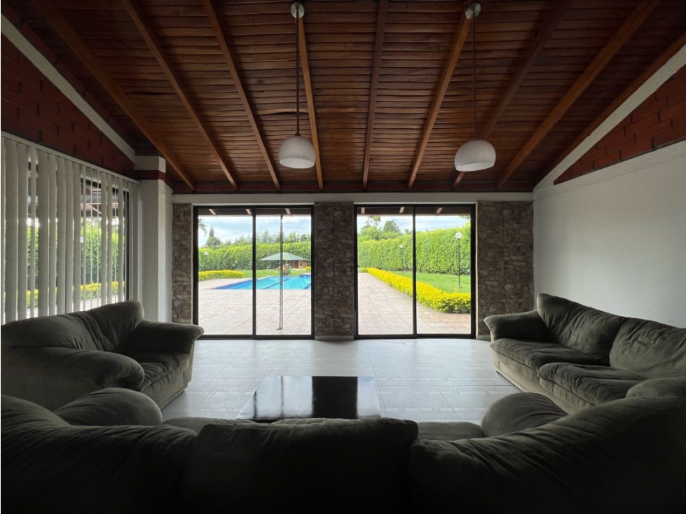 Casa Campestre 4 alcobas Conjunto Cerrado Cerritos Pereira