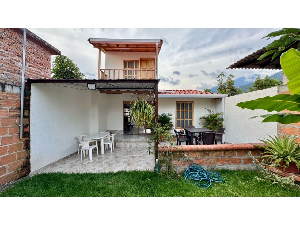 Casa campestre amoblada en venta - Tablones Palmira Valle Colombia