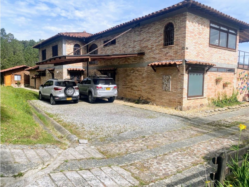 Casa Campestre en unidad del Retiro