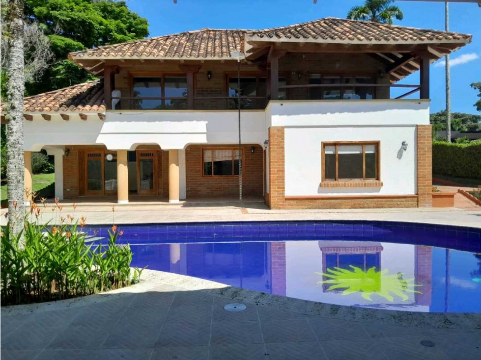 Venta Amplia Casa campestre Cerritos Pereira